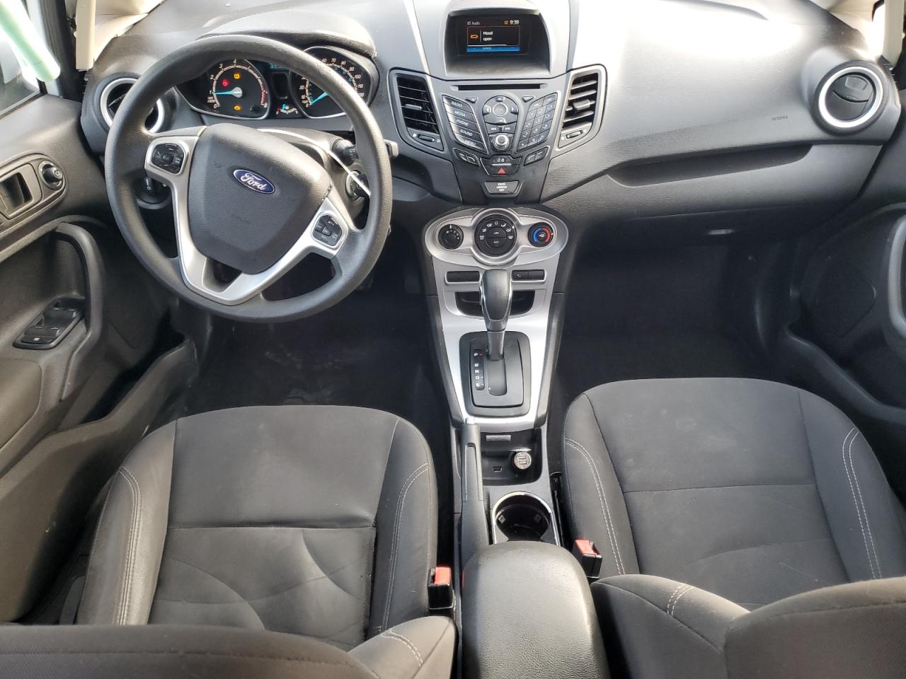Ford Fiesta Se Image 11