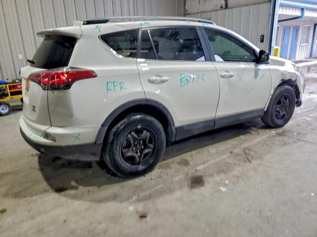 Toyota RAV4 Le Image 5