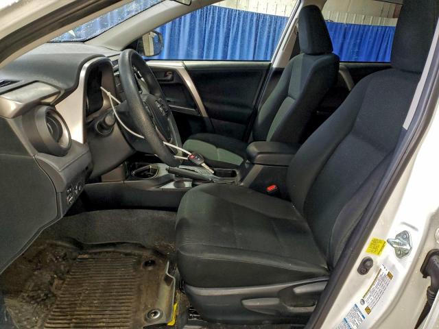 Toyota RAV4 Le Image 11