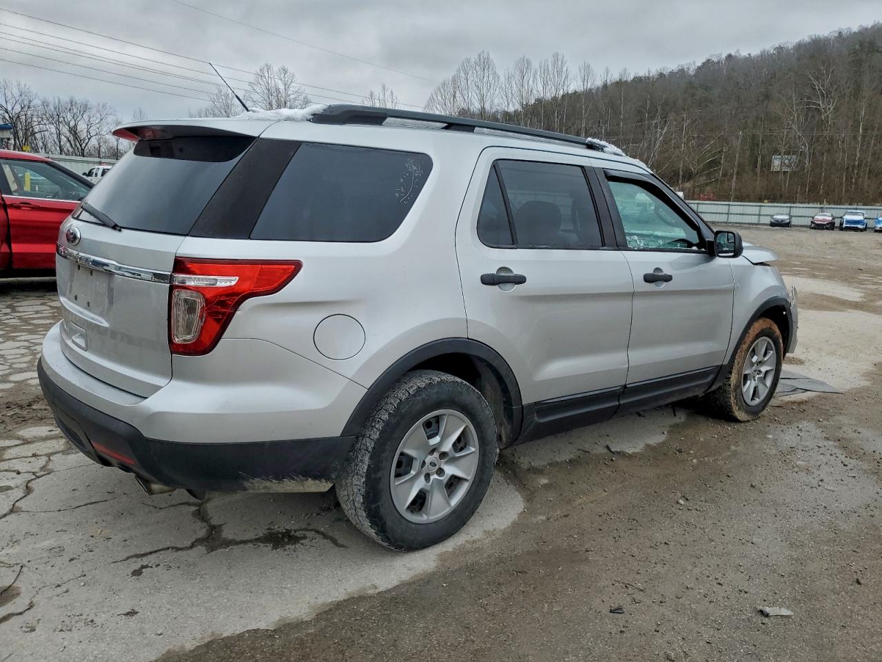 Ford Explorer Image 3