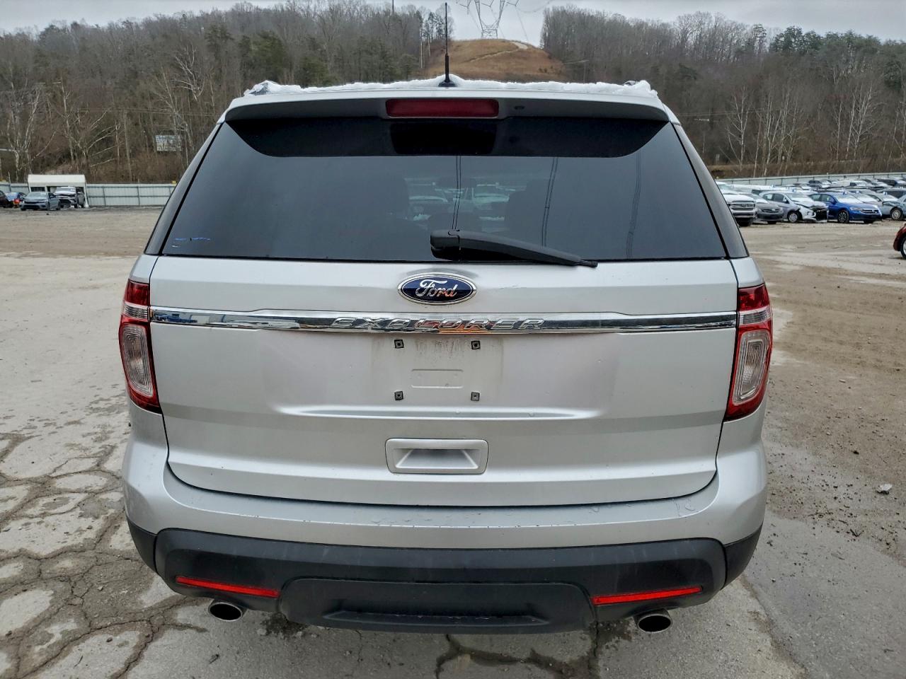 Ford Explorer Image 2