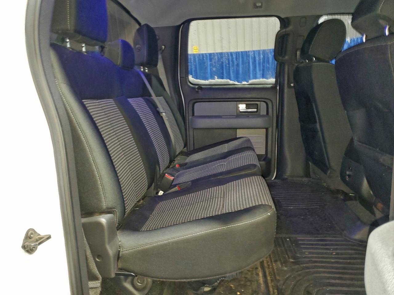 Ford F-150 Supercrew Image 11