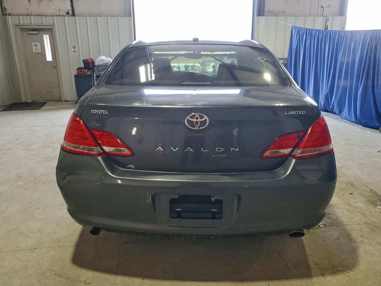 Toyota Avalon Xl Image 12