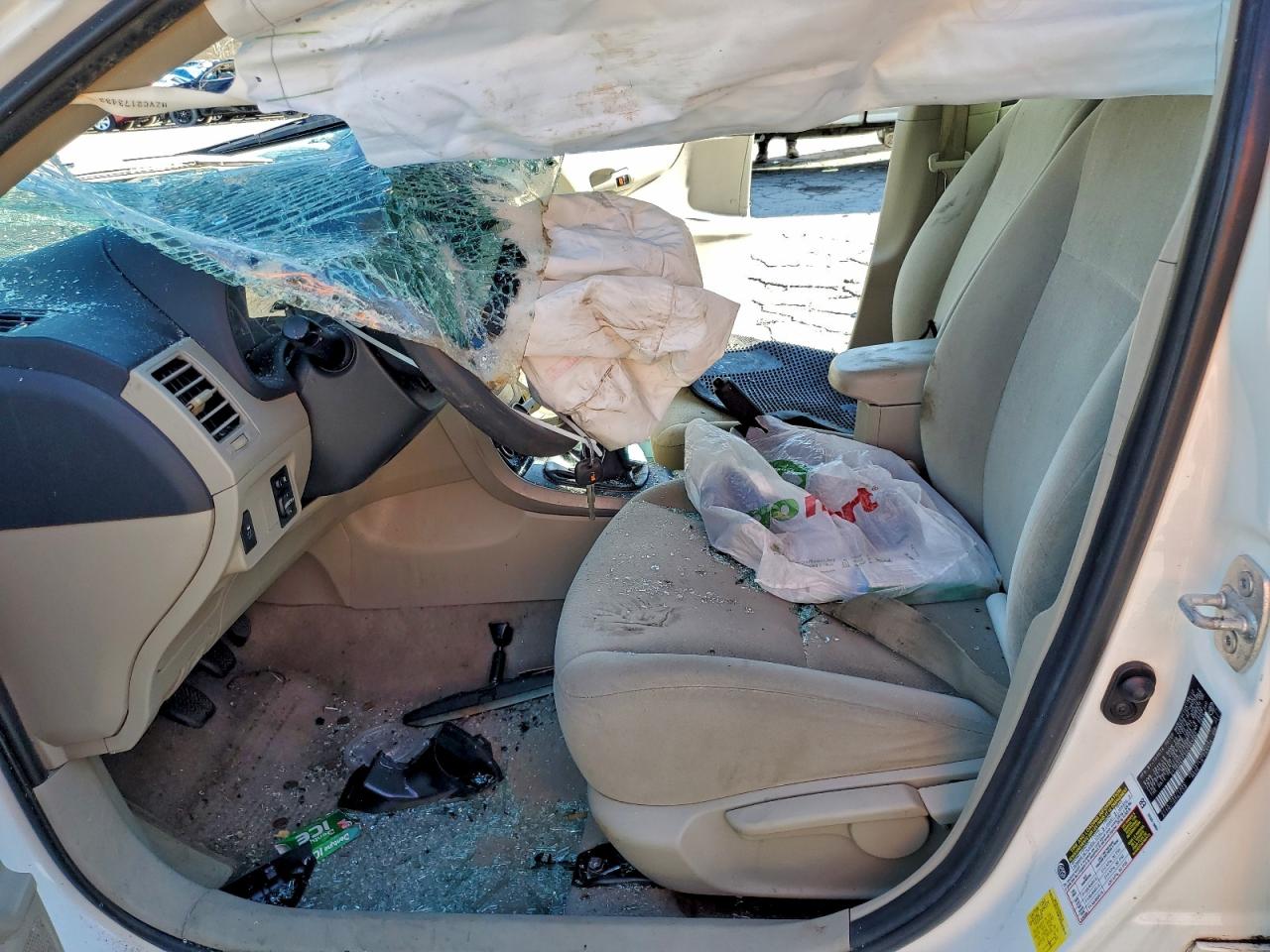 Toyota Corolla Base Image 11