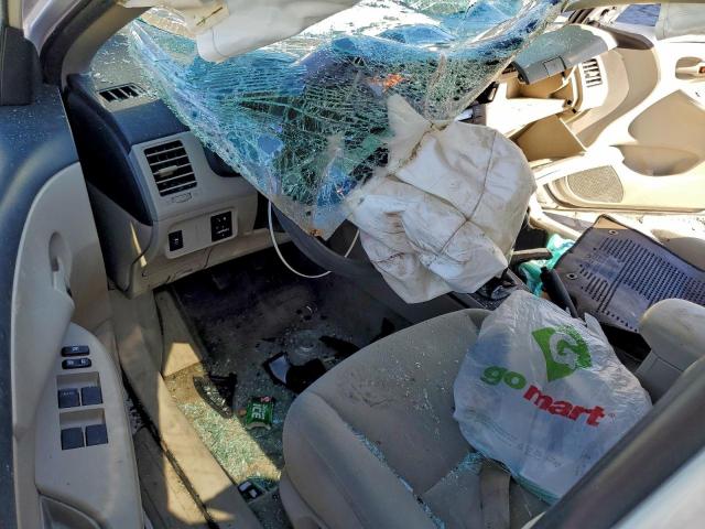 Toyota Corolla Base Image 9