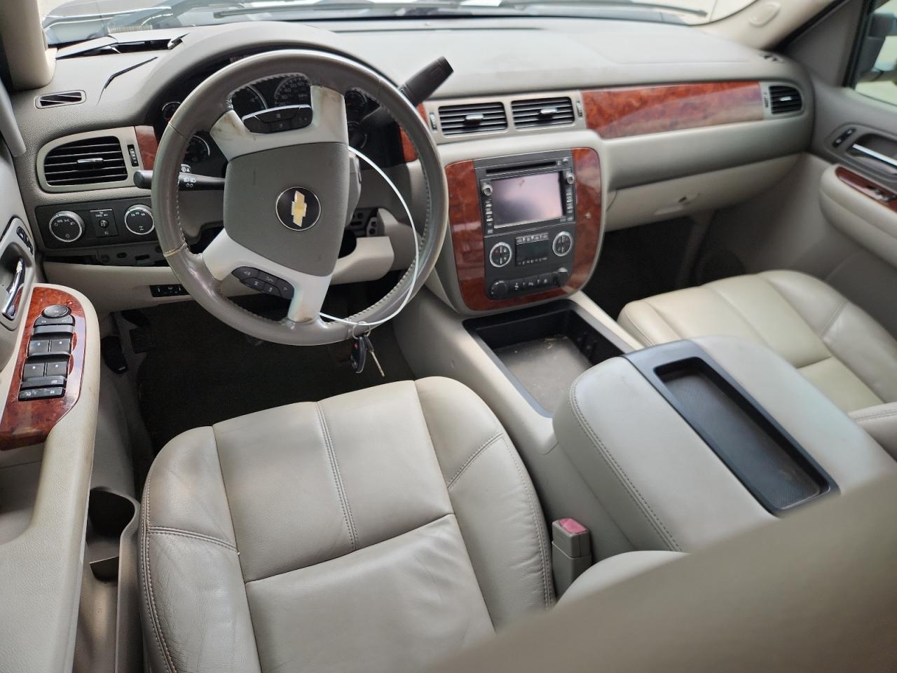 Chevrolet Silverado K2500 Heavy Duty Ltz Image 9