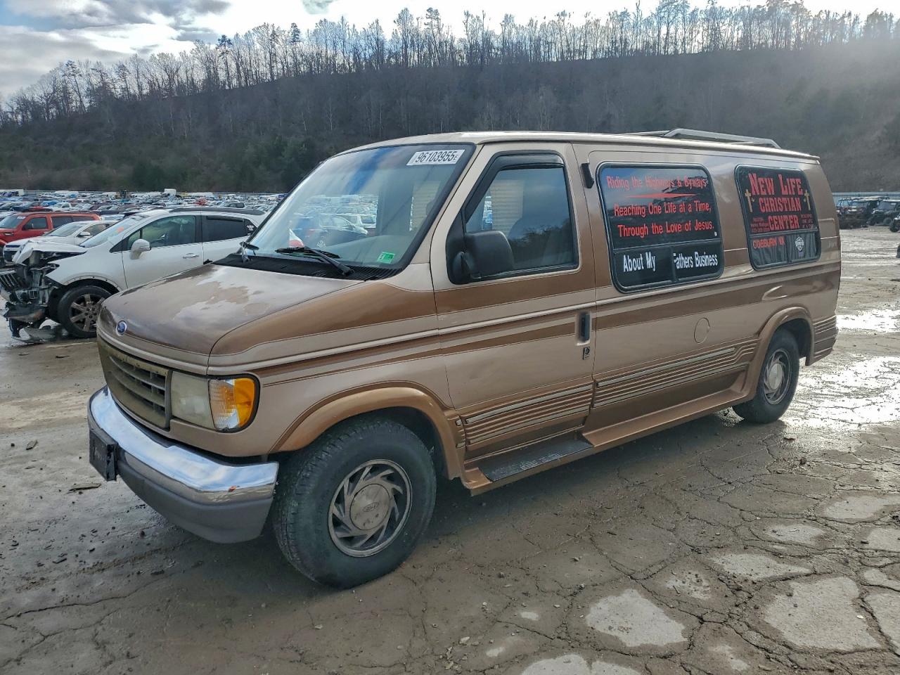 Ford Econoline E150 Van Image 1