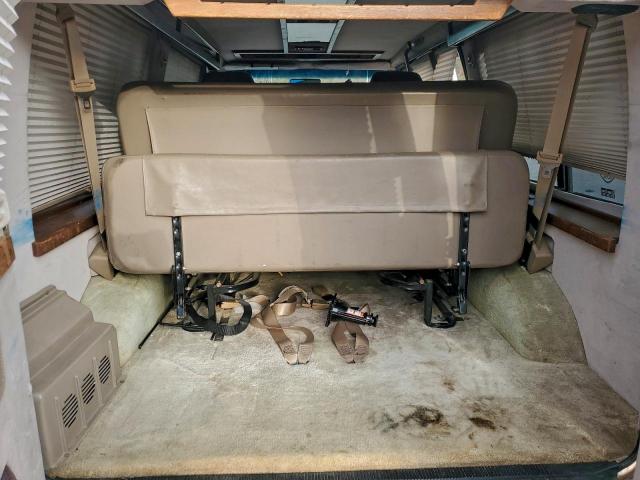 Ford Econoline E150 Van Image 10