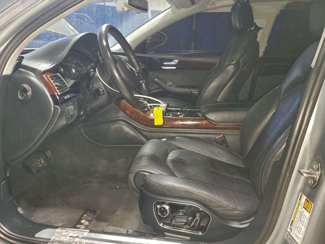 Audi A8 L Quattro Image 9