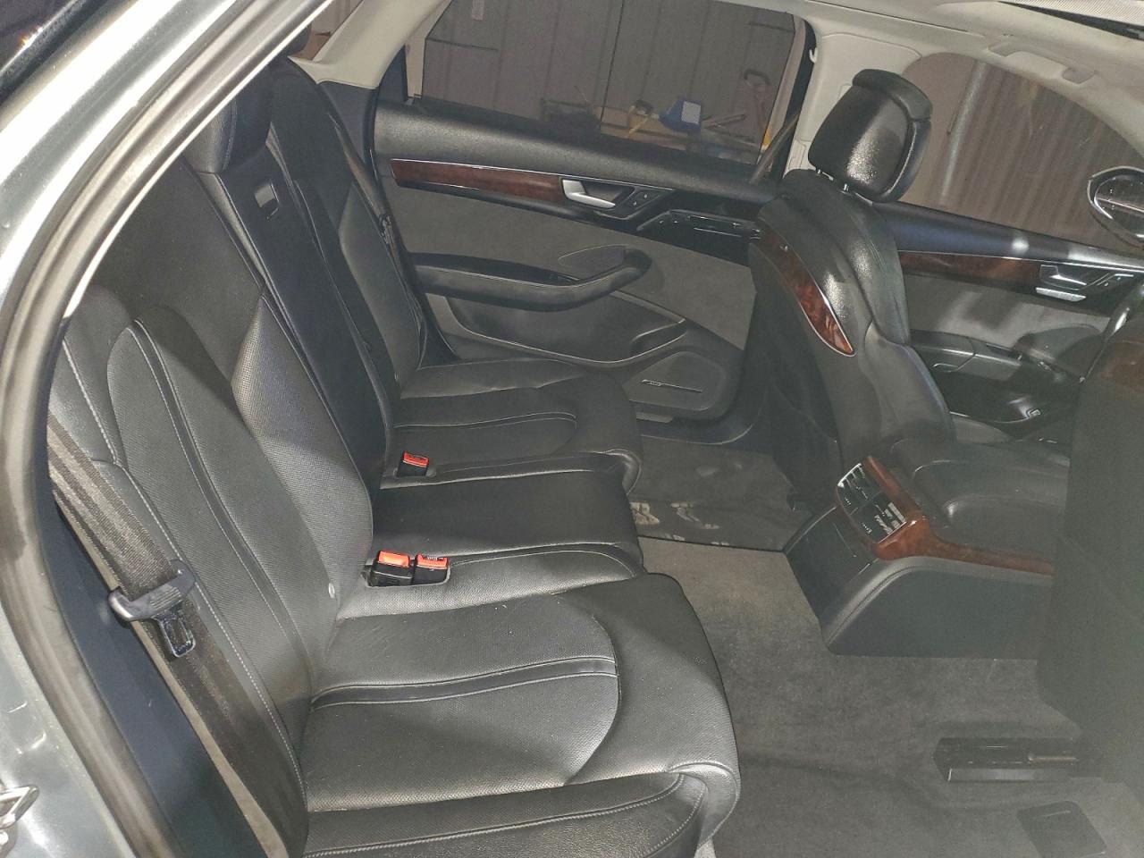 Audi A8 L Quattro Image 8