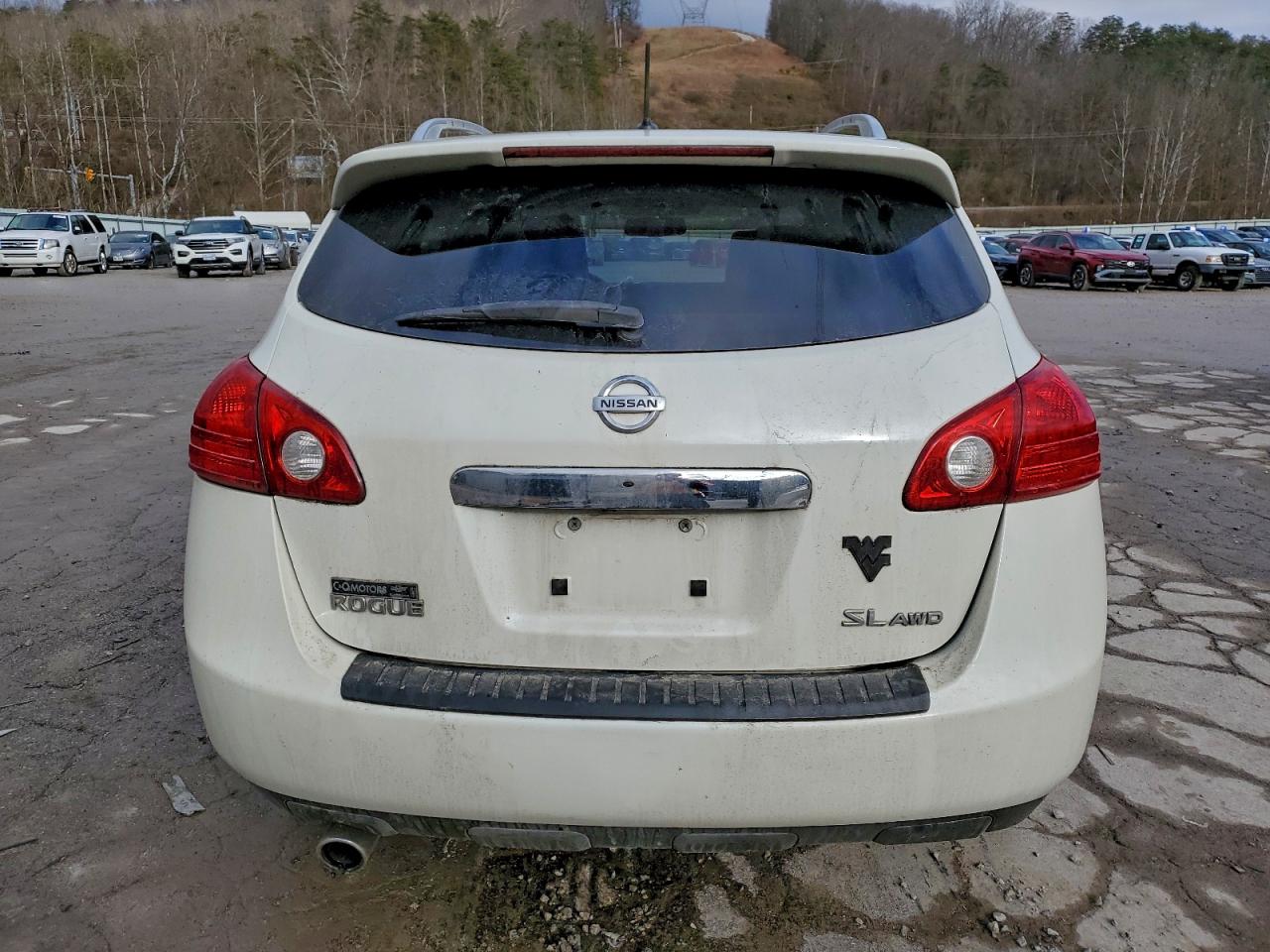 Nissan Rogue S Image 2