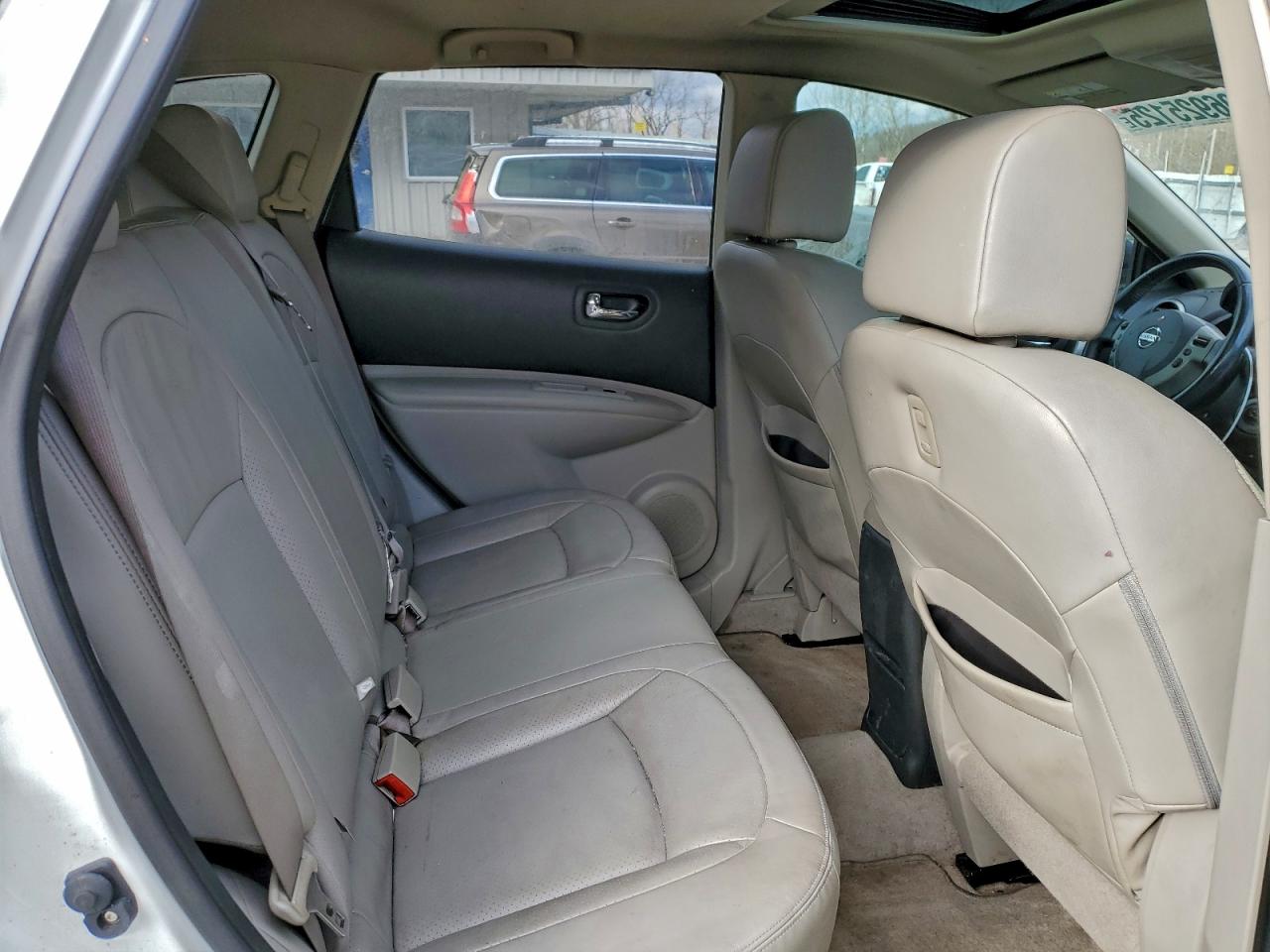 Nissan Rogue S Image 3