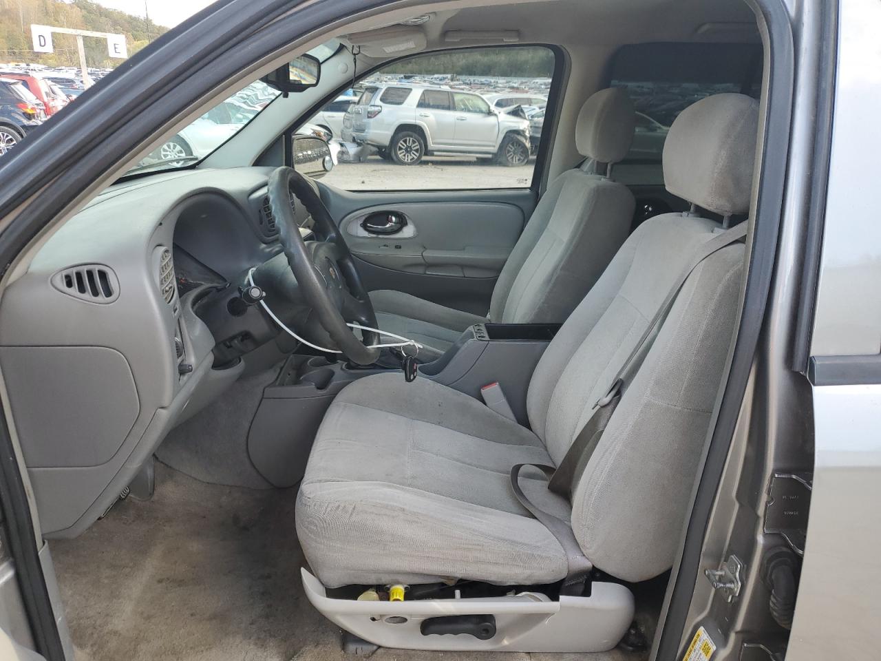 Chevrolet Trailblazer Ls Image 13