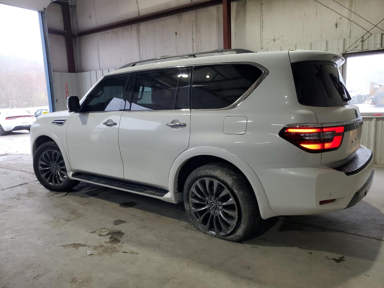 Nissan Armada Platinum Image 10