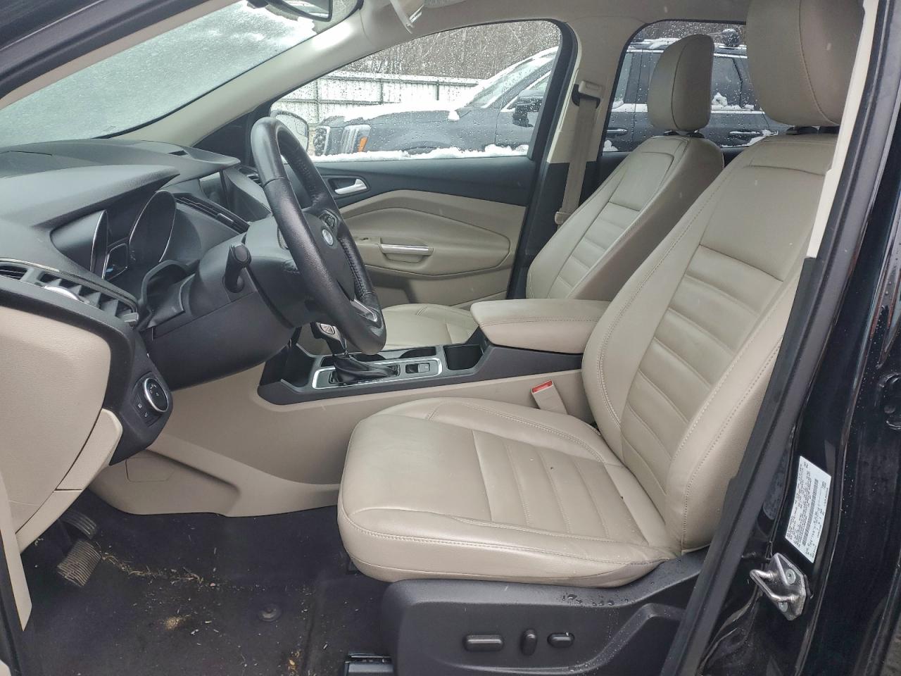 Ford Escape Titanium Image 8