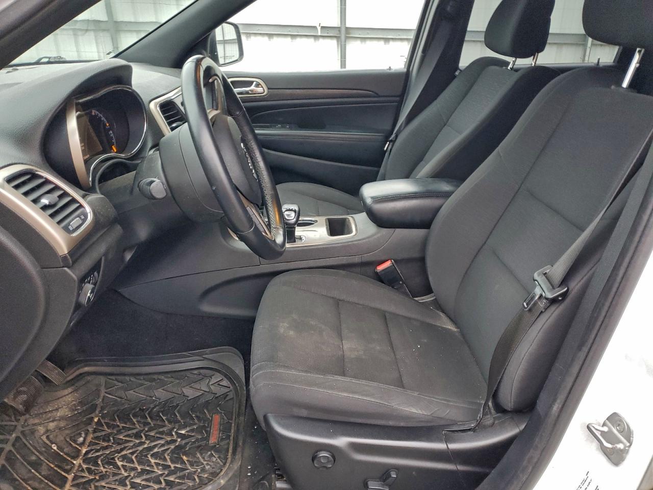 Jeep Grand Cherokee Laredo Image 8