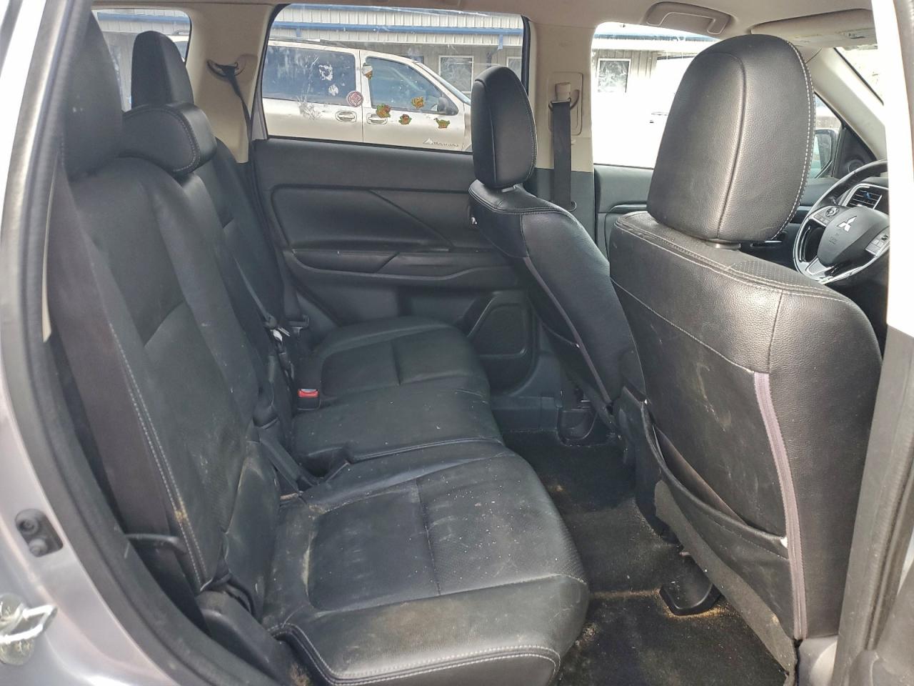 Mitsubishi Outlander Se Image 3