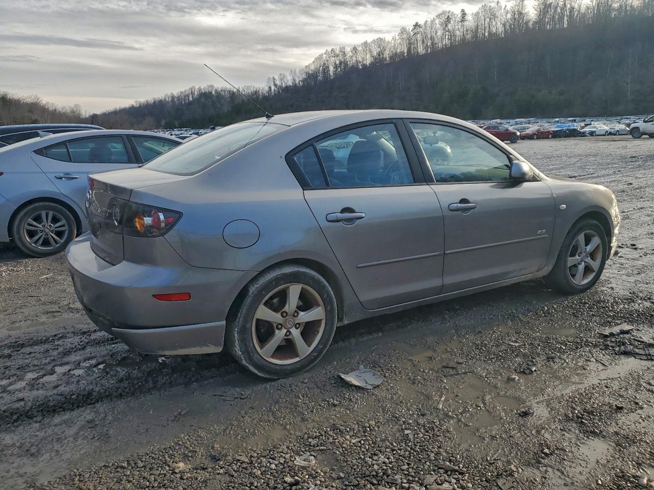 Mazda Mazda3 S Image 2