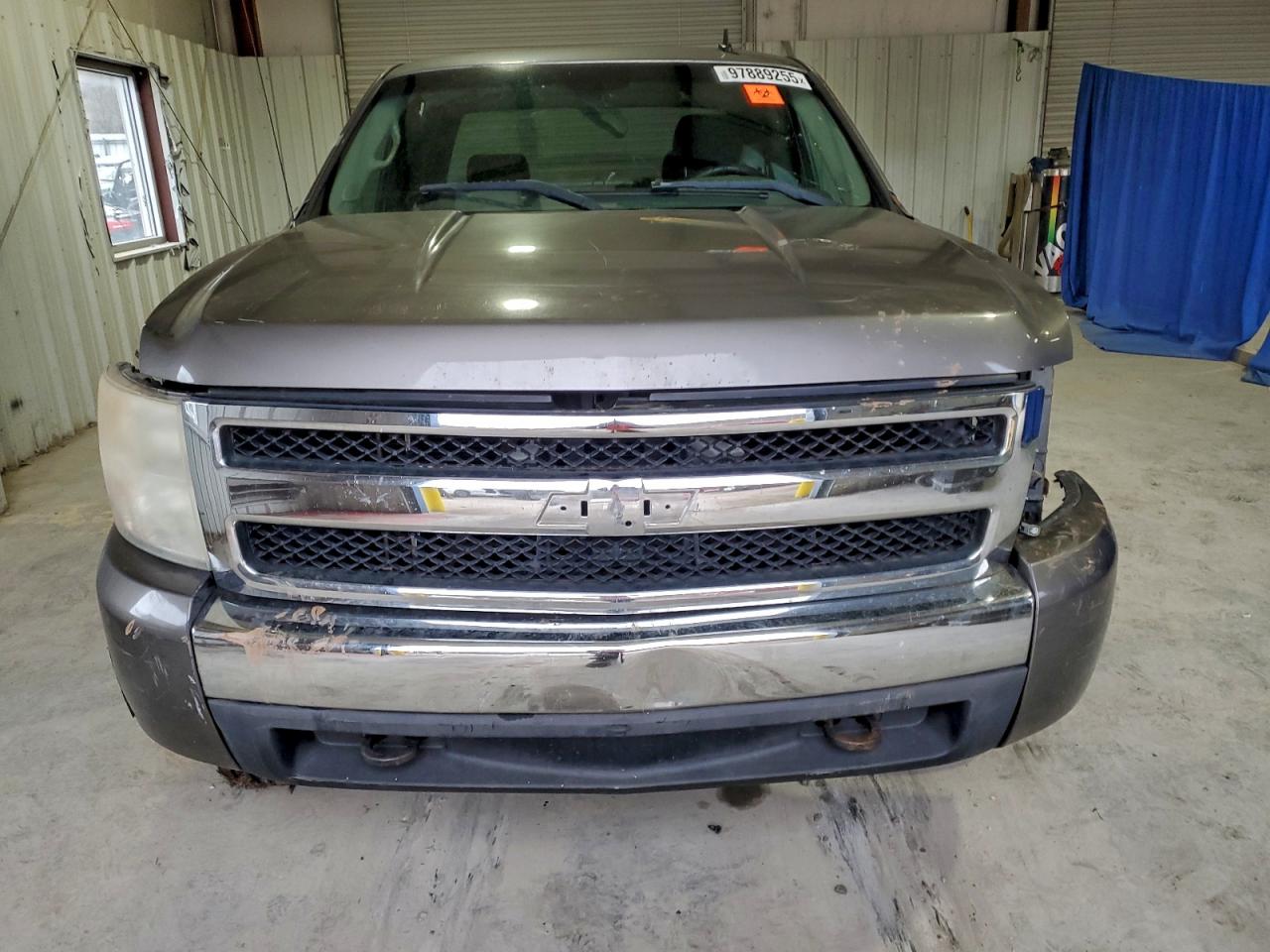 Chevrolet Silverado K1500 Image 10