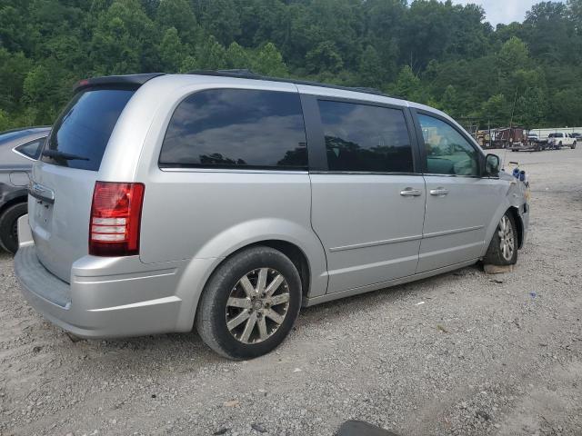 Chrysler Minivan Touring Image 11