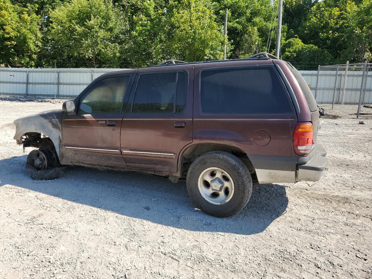 Ford Explorer Xlt Image 3