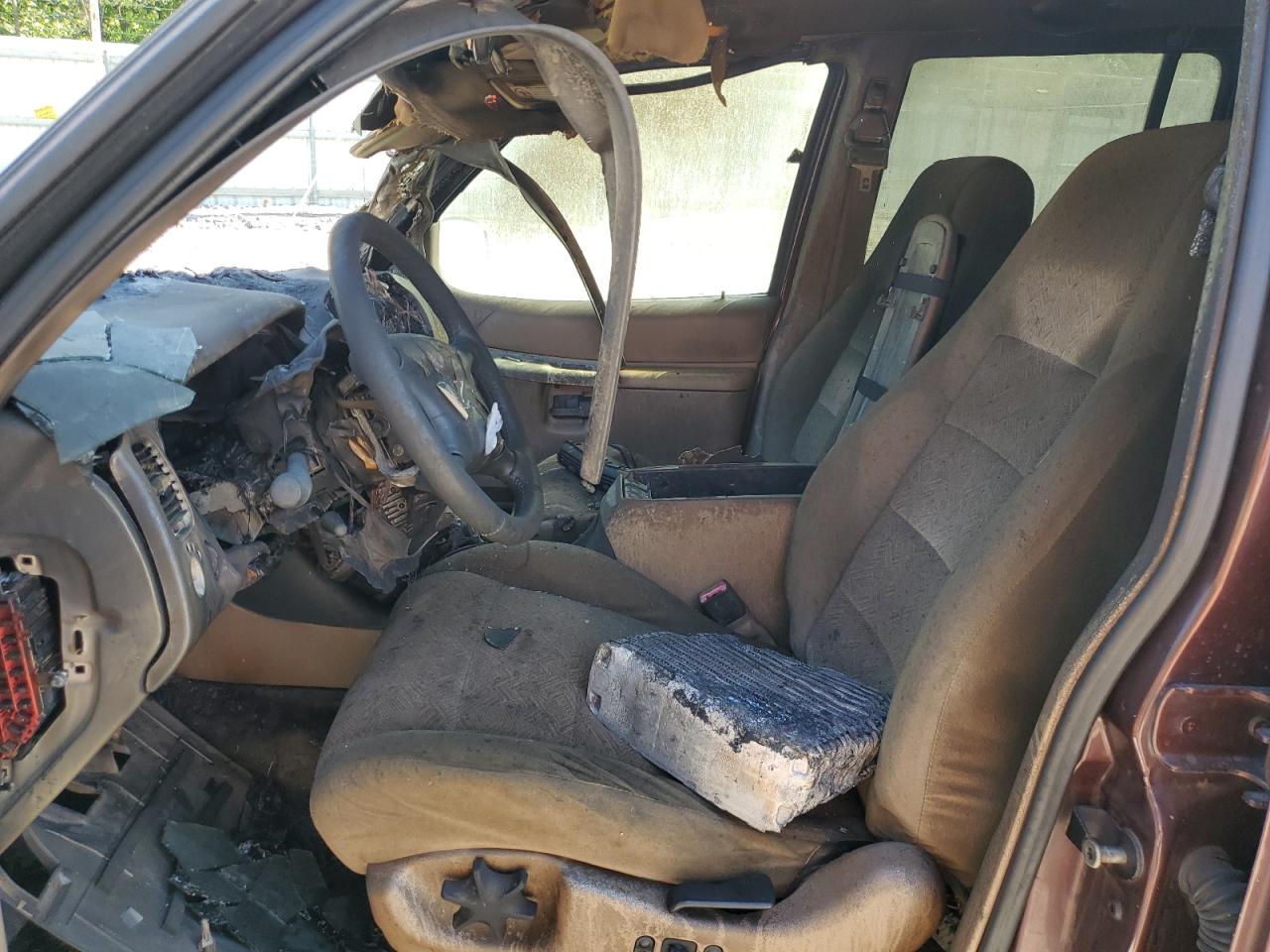 Ford Explorer Xlt Image 4