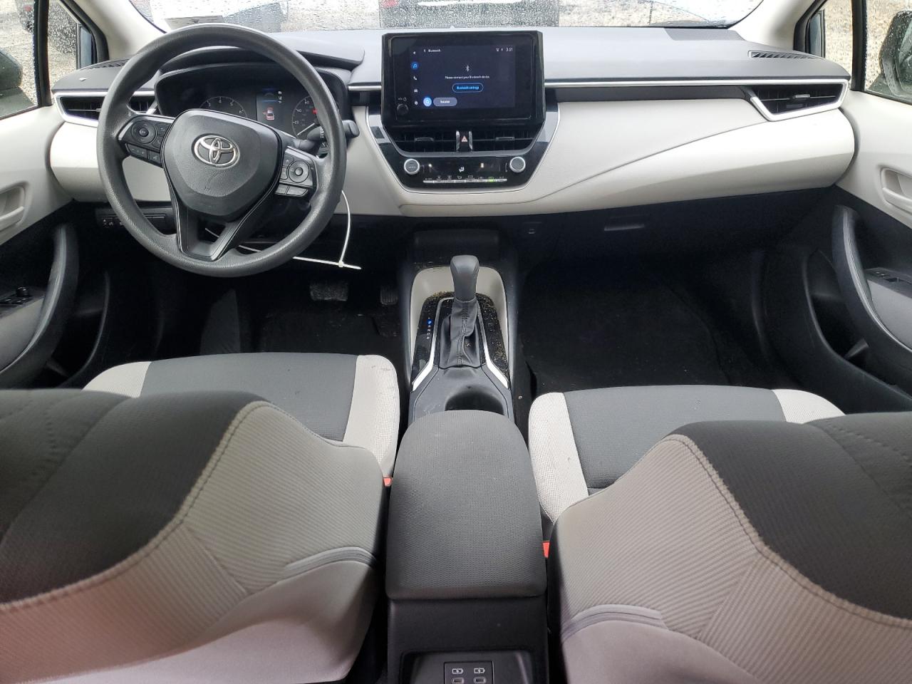 Toyota Corolla Le Image 6