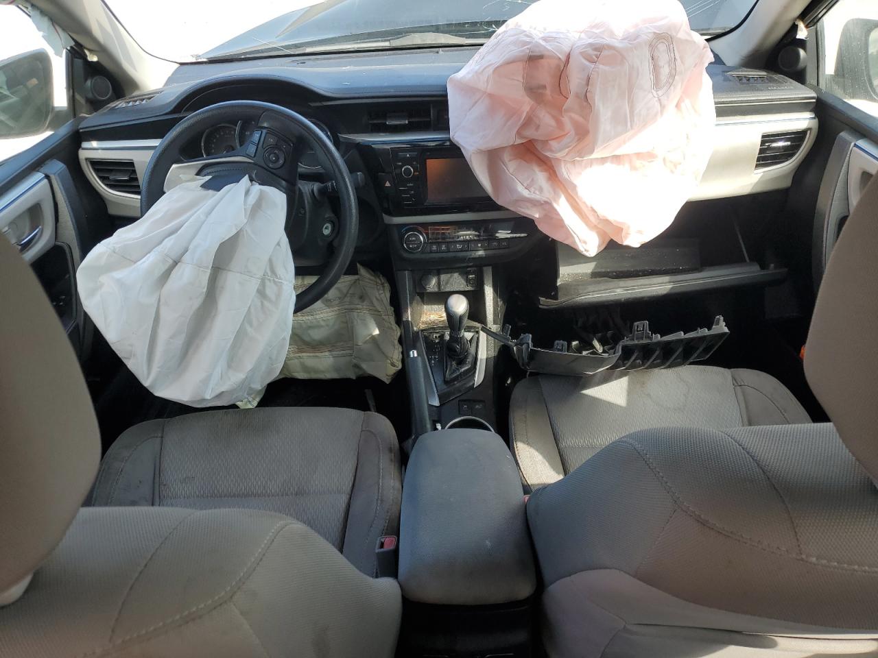 Toyota Corolla L Image 2