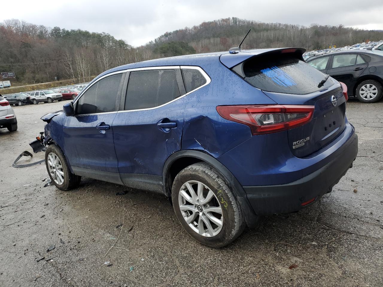 Nissan Rogue S Image 2