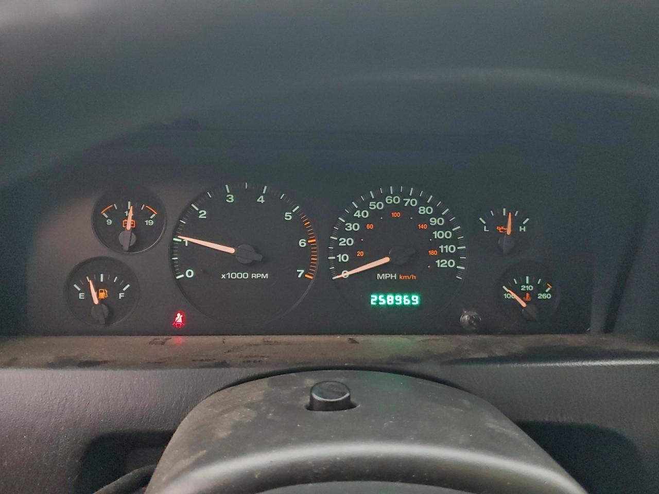 Jeep Grand Cherokee Laredo Image 10