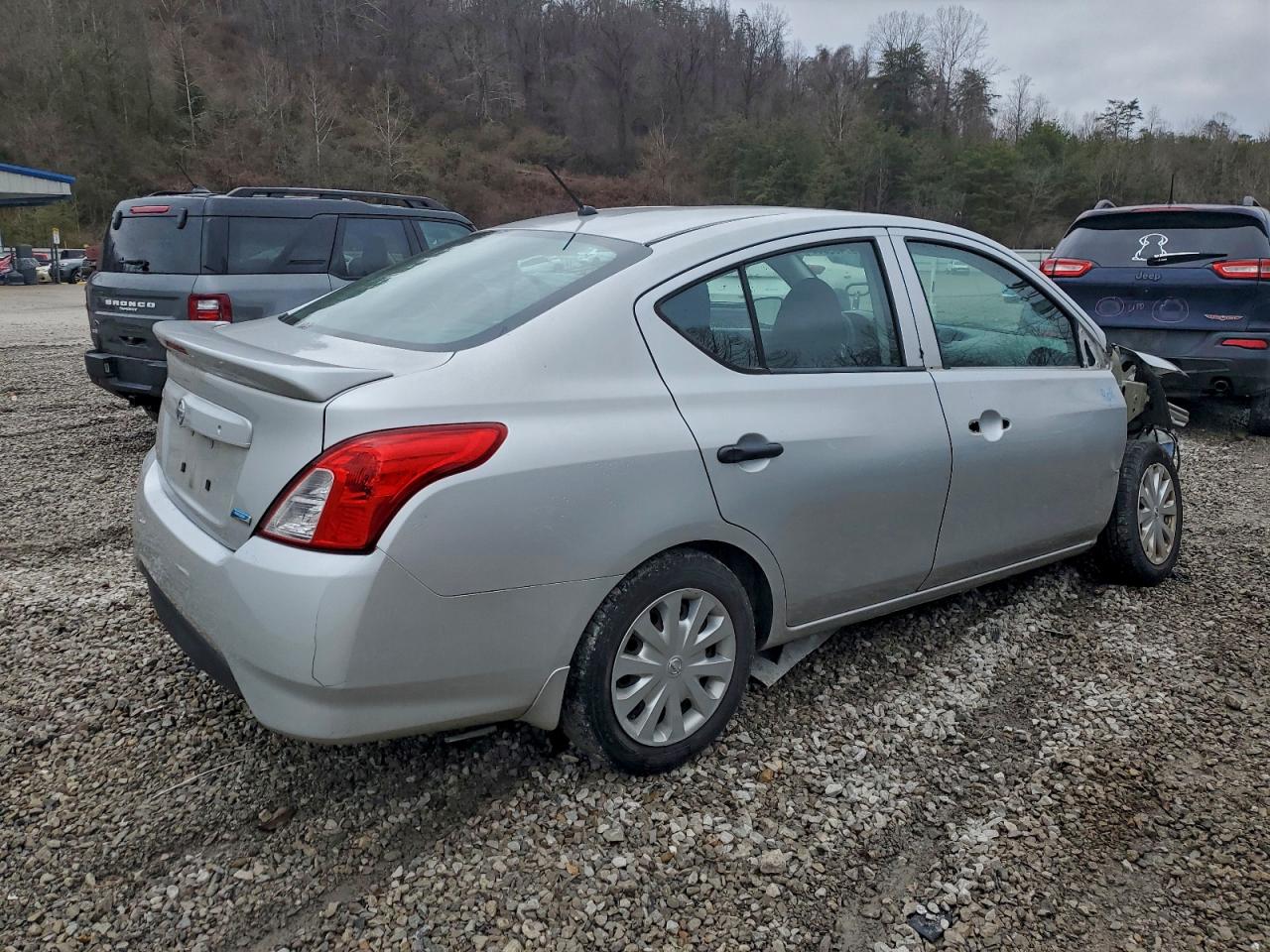 Nissan Versa S Image 12