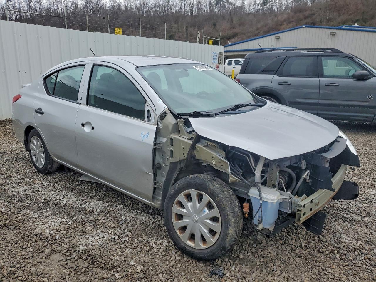 Nissan Versa S Image 6