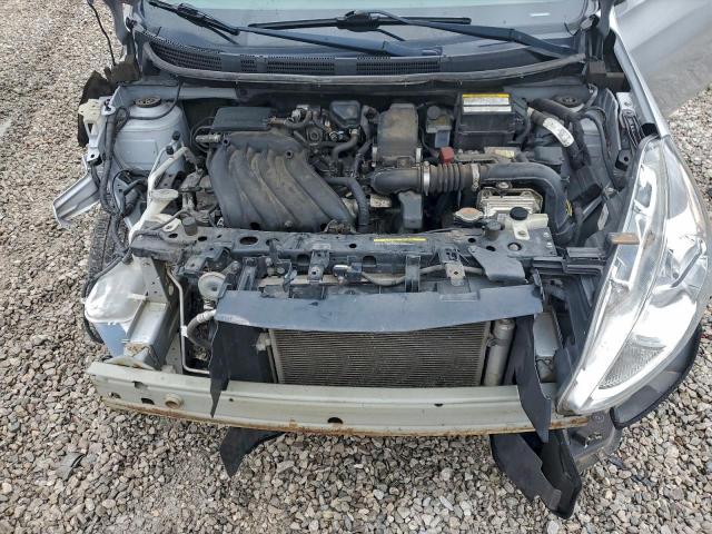 Nissan Versa S Image 8