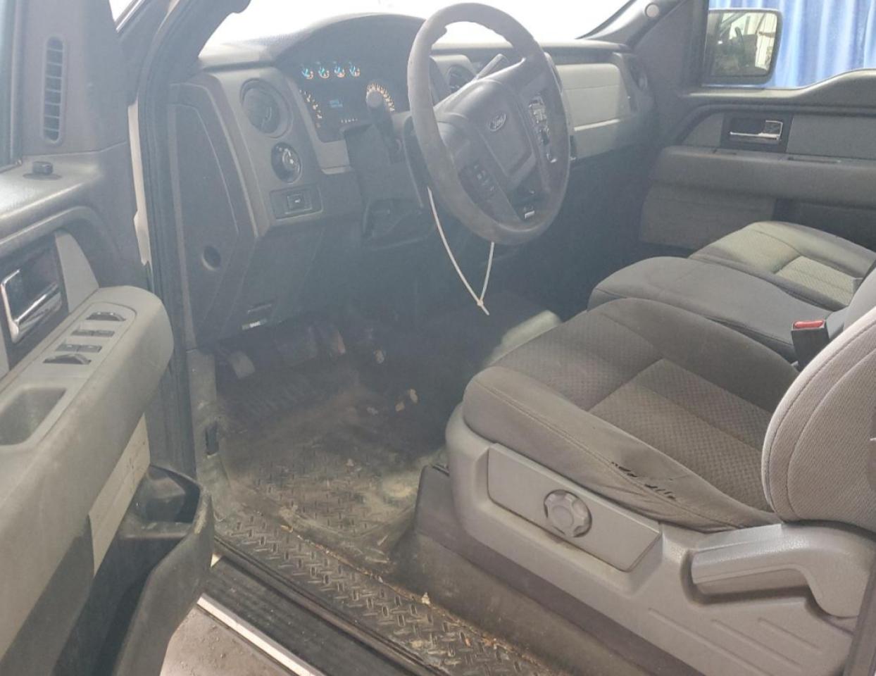 Ford F-150 Super Cab Image 2