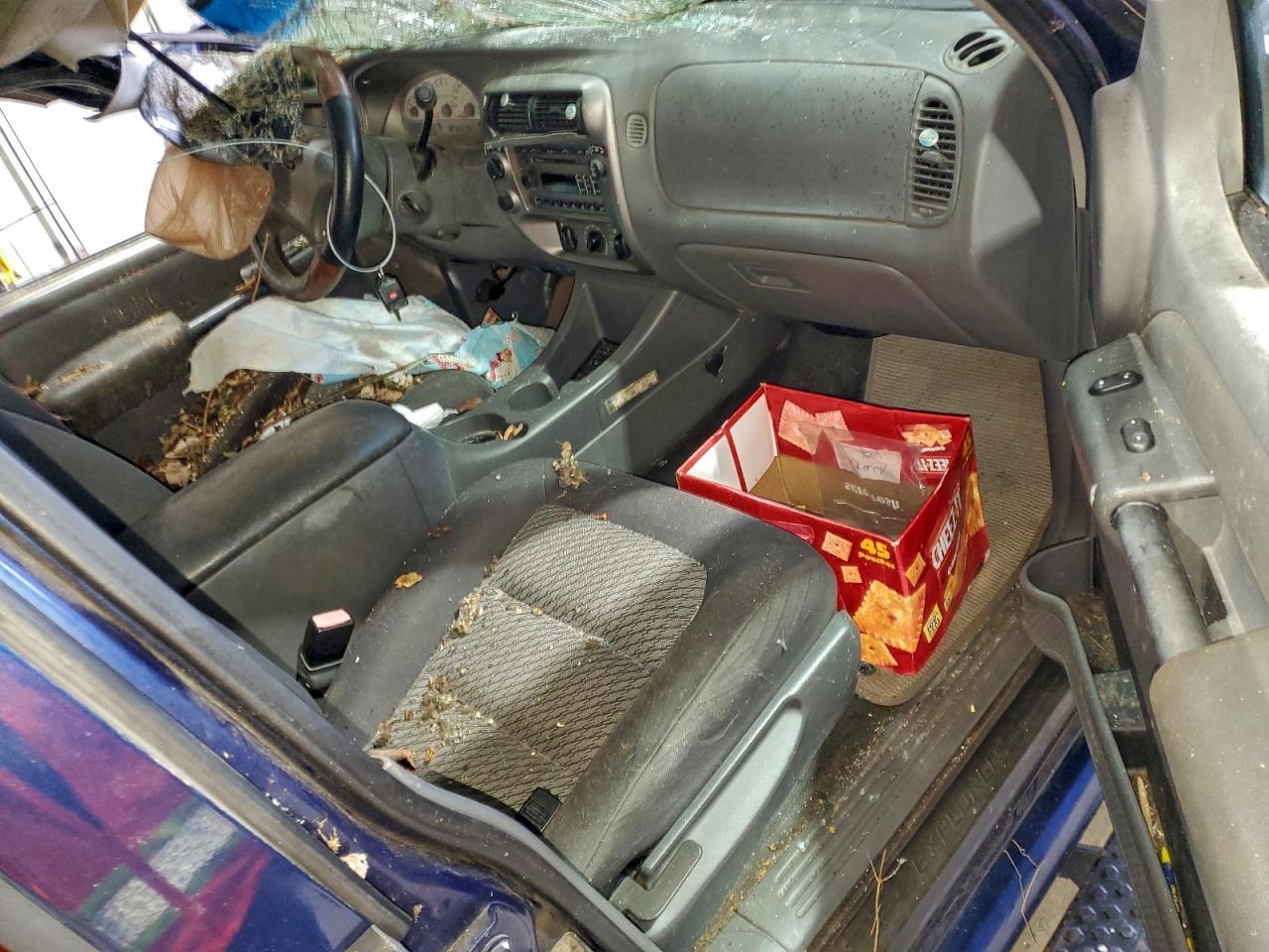 Ford Explorer Image 9