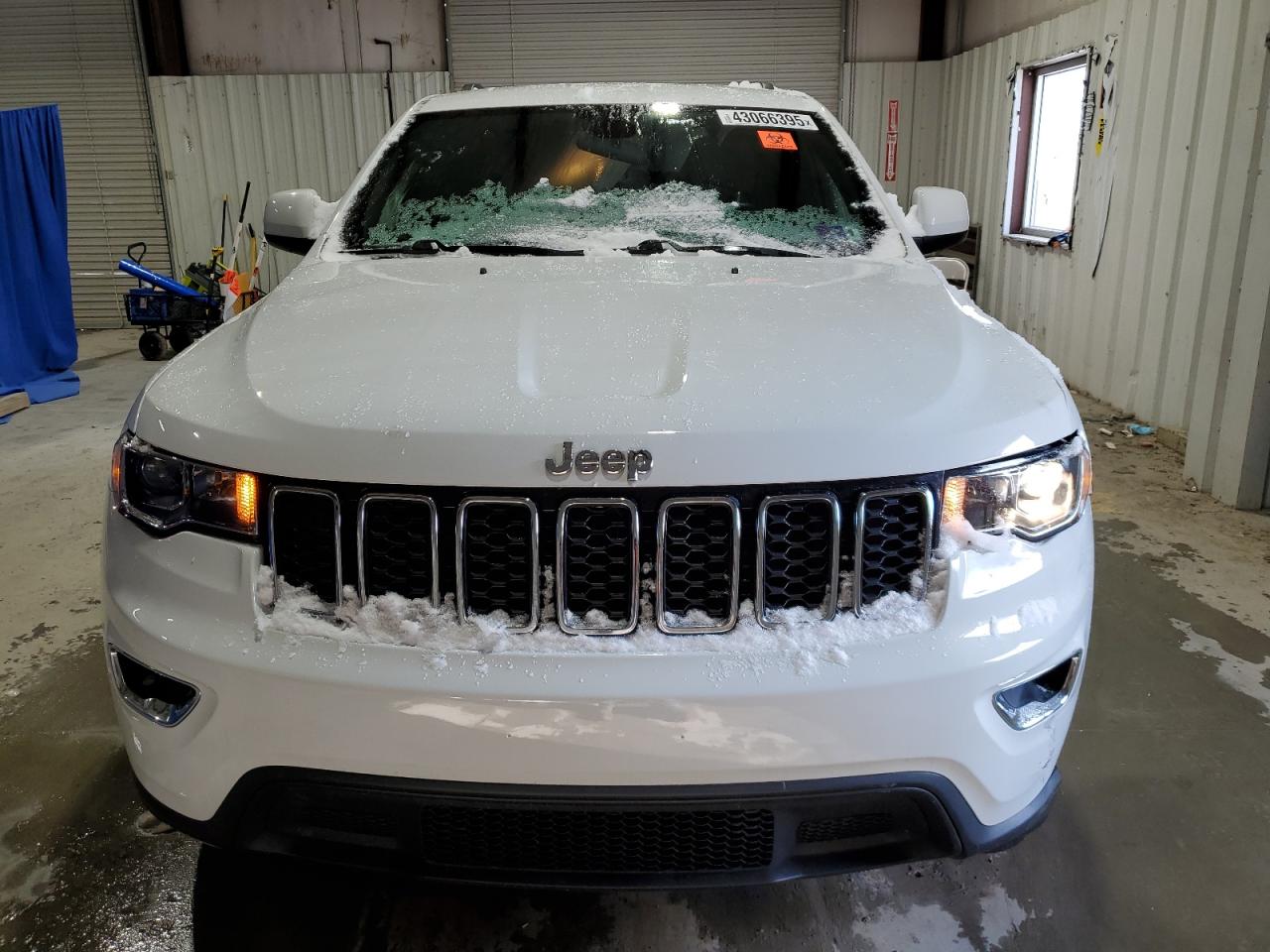 Jeep Grand Cherokee Laredo Image 10