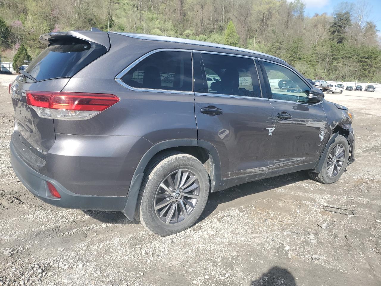 Toyota Highlander Se Image 8