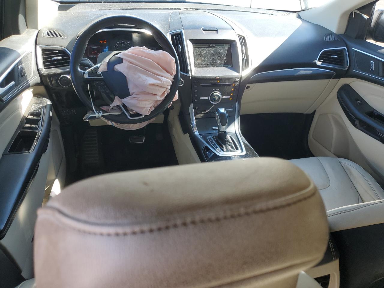 Ford Edge Titanium Image 2