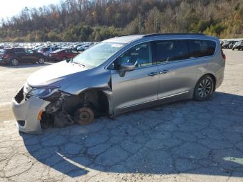  Salvage Chrysler Pacifica