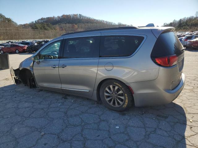 Chrysler Pacifica Touring L Image 10