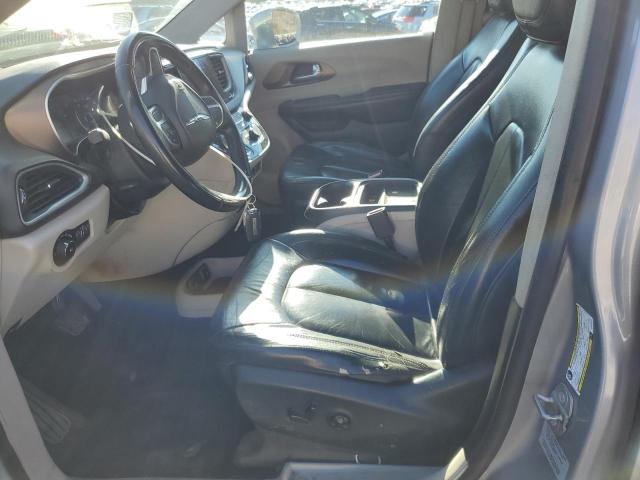 Chrysler Pacifica Touring L Image 2