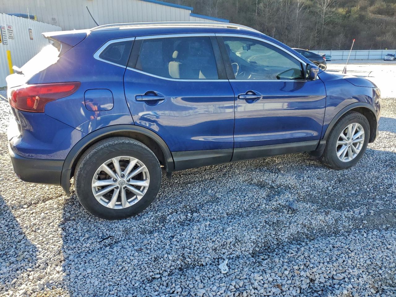 Nissan Rogue S Image 2