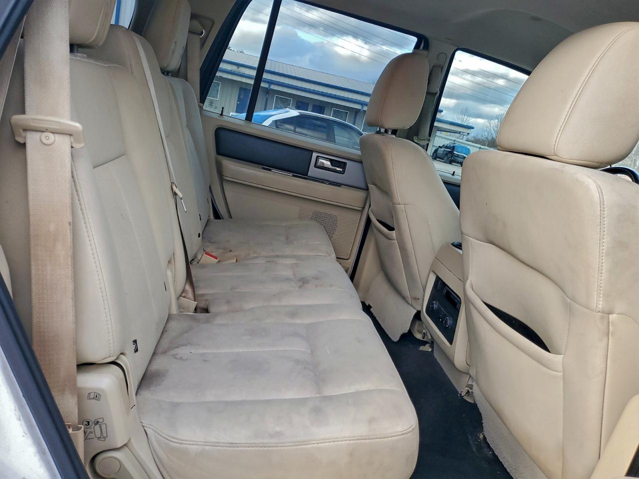 Ford Expedition Xlt Image 9