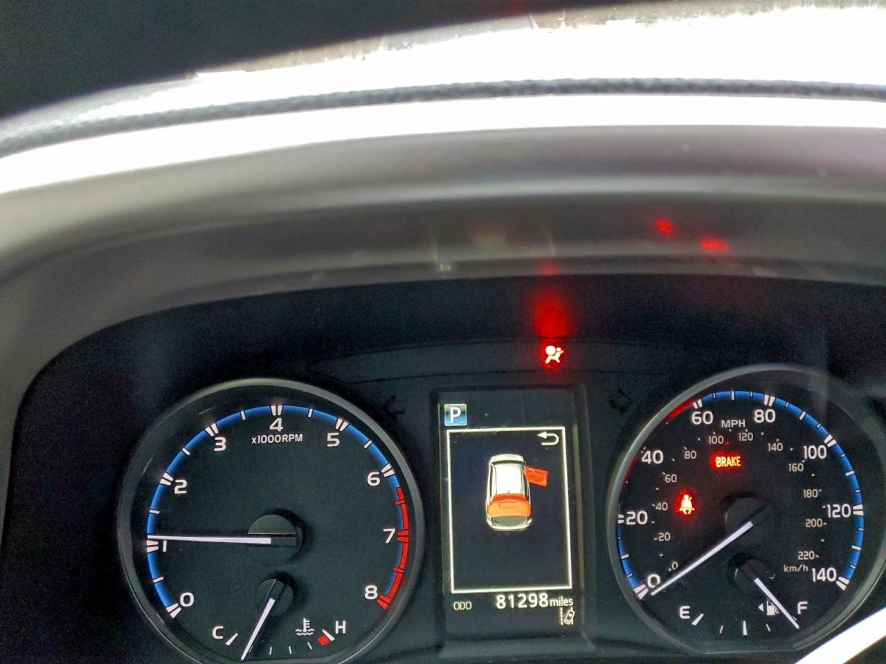 Toyota RAV4 Le Image 2