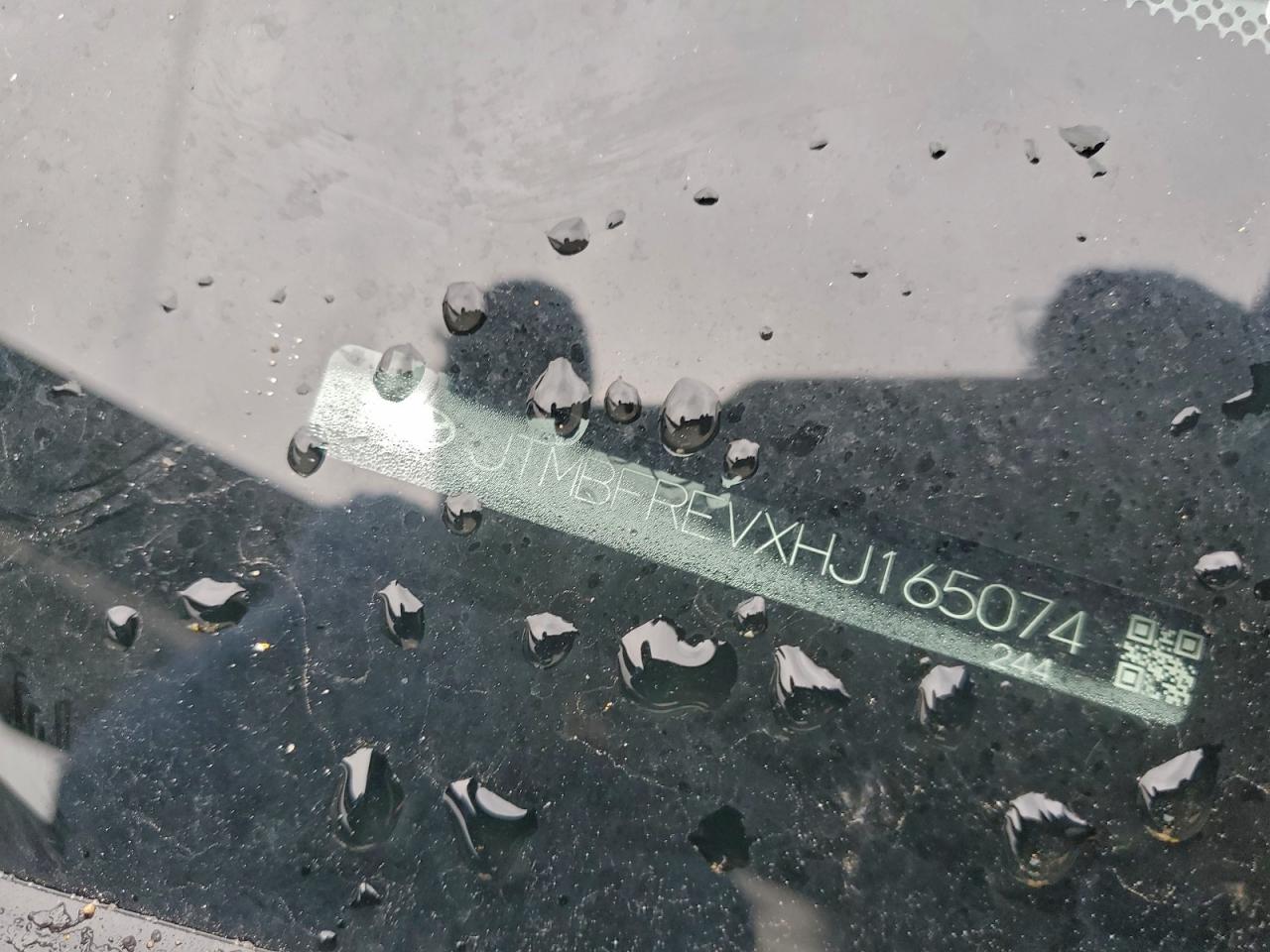 Toyota RAV4 Le Image 12