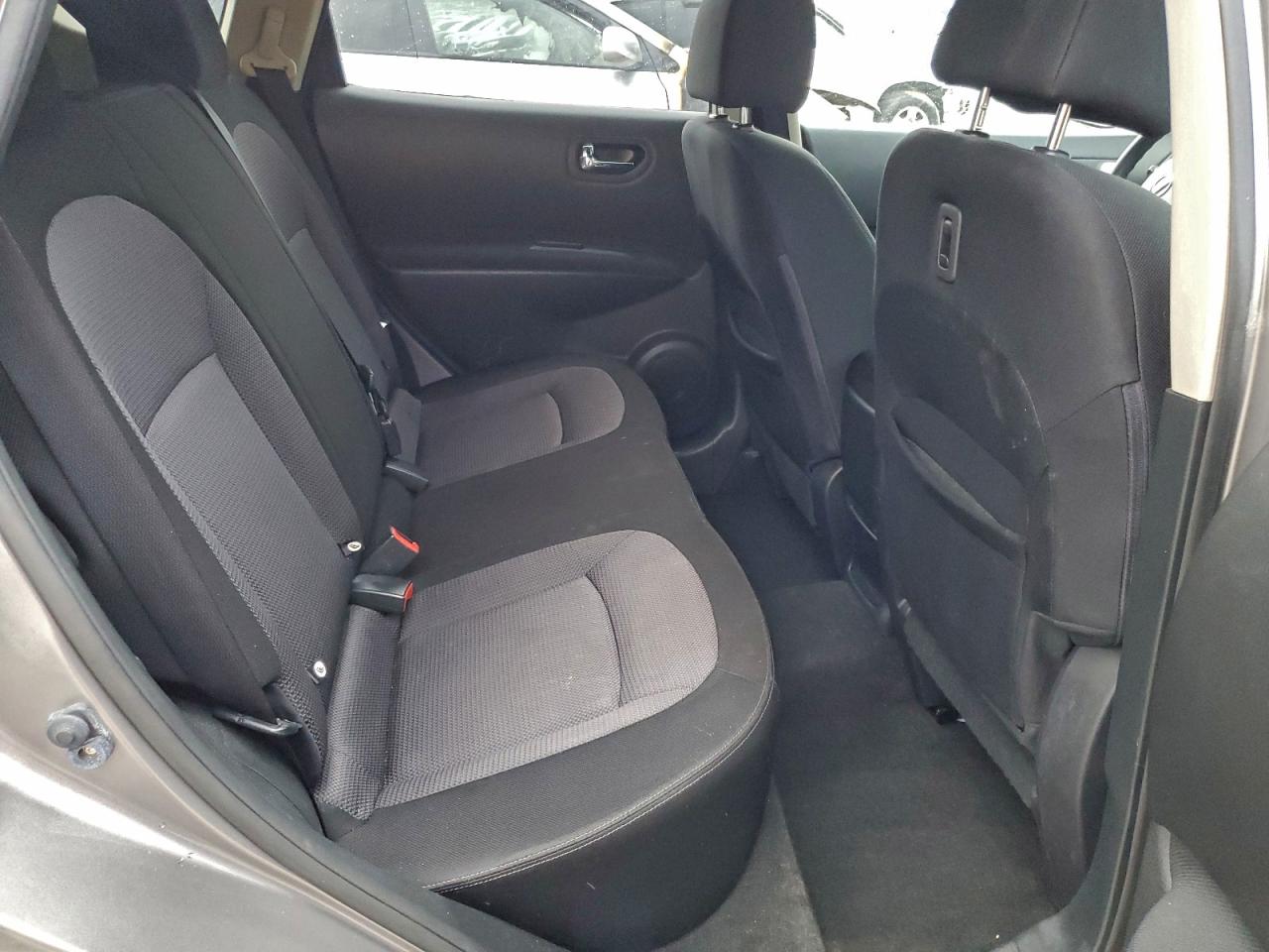 Nissan Rogue S Image 10