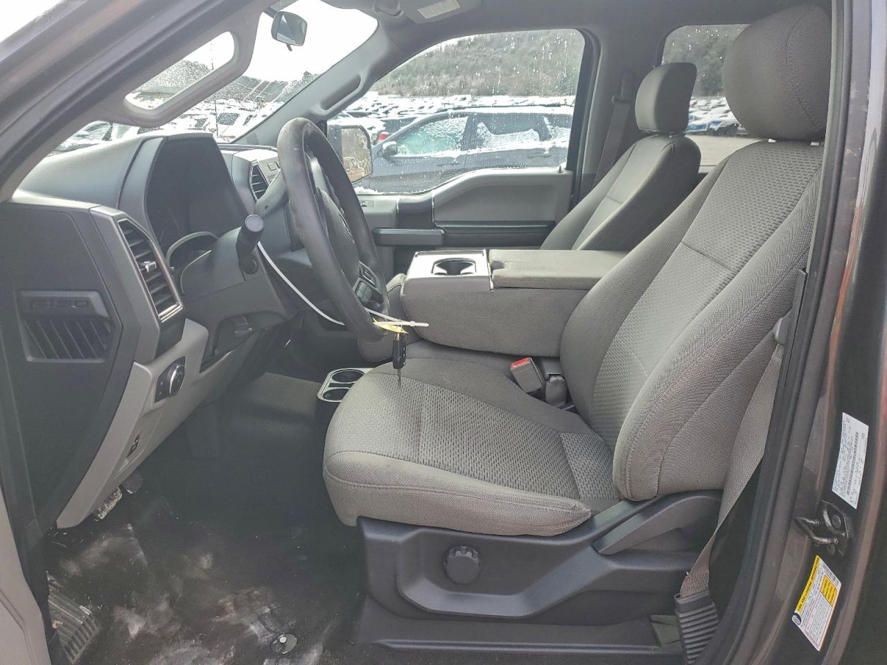 Ford F-150 Supercrew Image 4