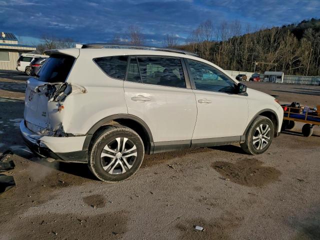 Toyota RAV4 Le Image 3