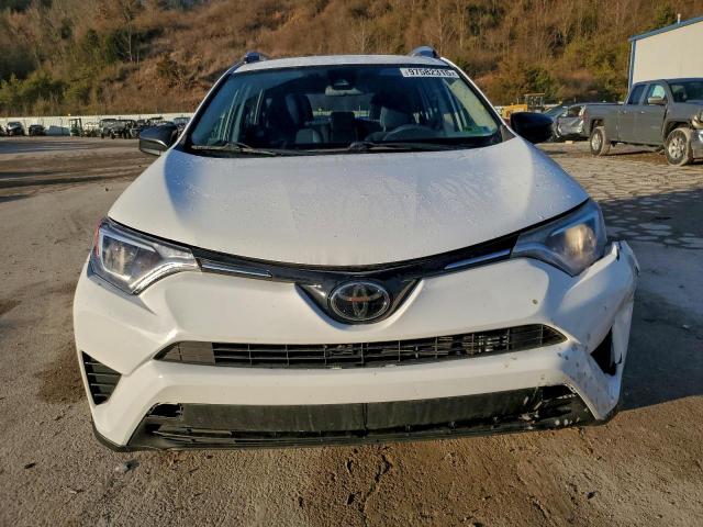 Toyota RAV4 Le Image 5