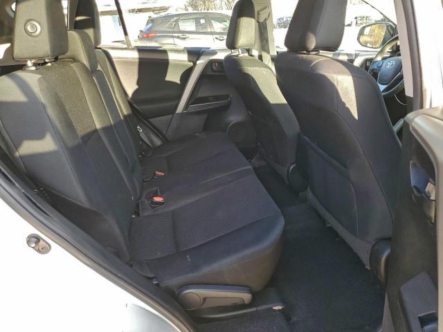 Toyota RAV4 Le Image 8